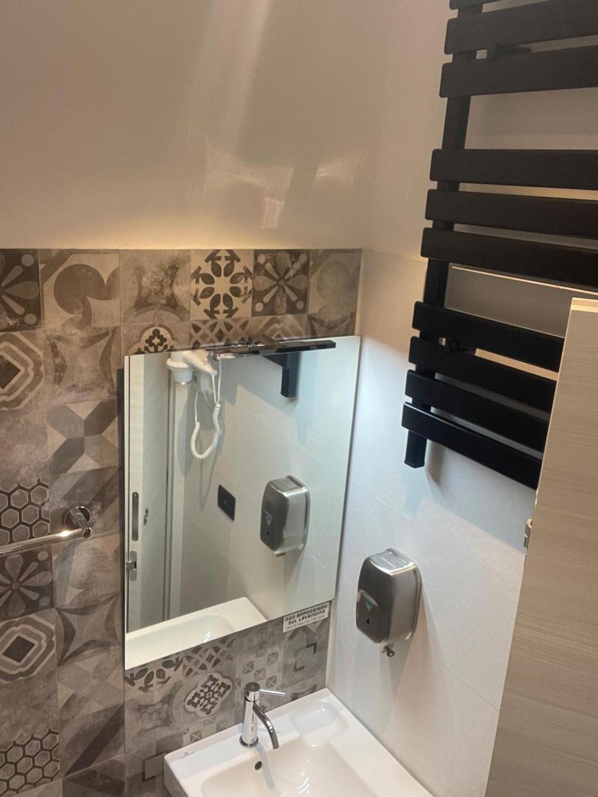 Drooms 4,0 Domotic Smart Self 24H,7 Vicino Treni Porta Susa E Centro Storico トリノ エクステリア 写真