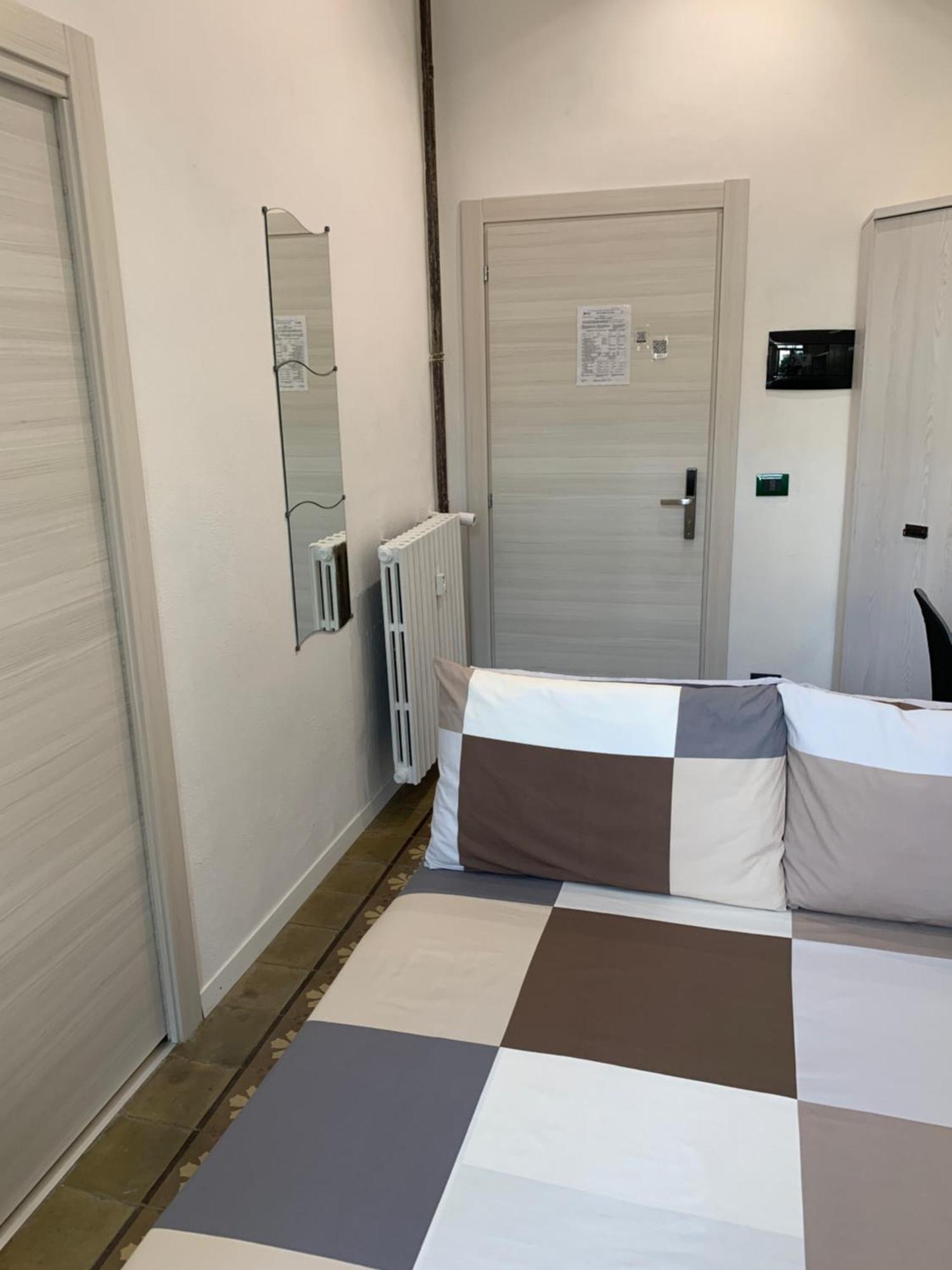 Drooms 4,0 Domotic Smart Self 24H,7 Vicino Treni Porta Susa E Centro Storico トリノ エクステリア 写真